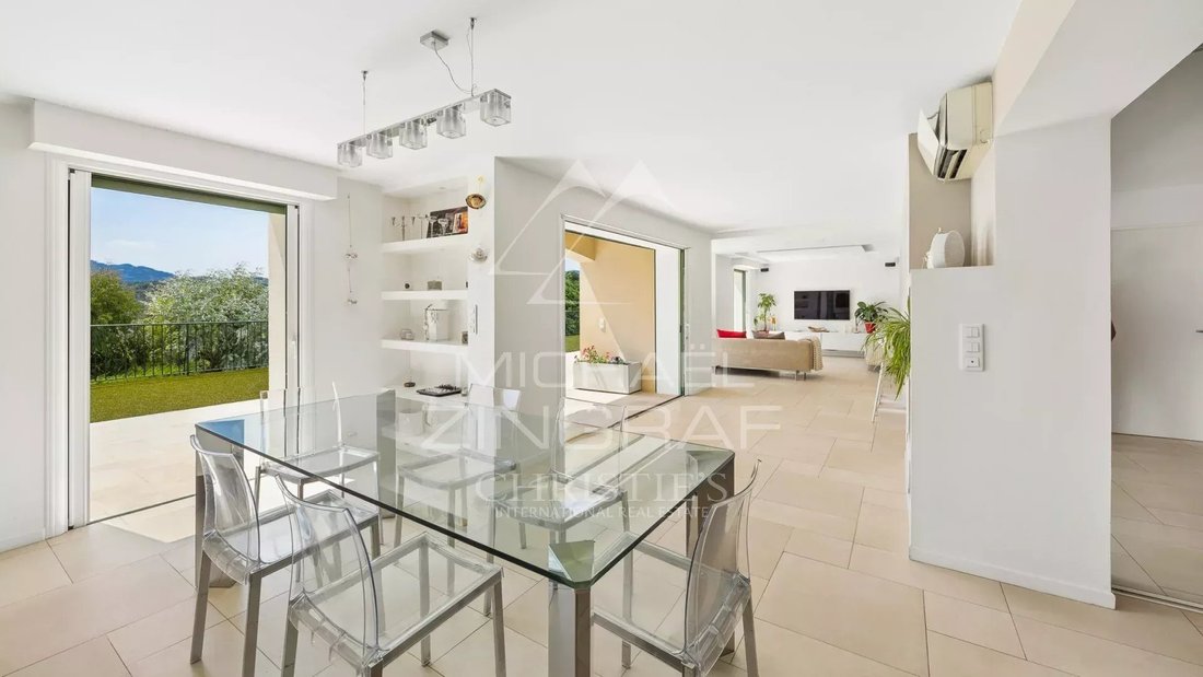 Villa in Mandelieu-la-Napoule, Provence-Alpes-Côte d'Azur, France 5 - 18352624