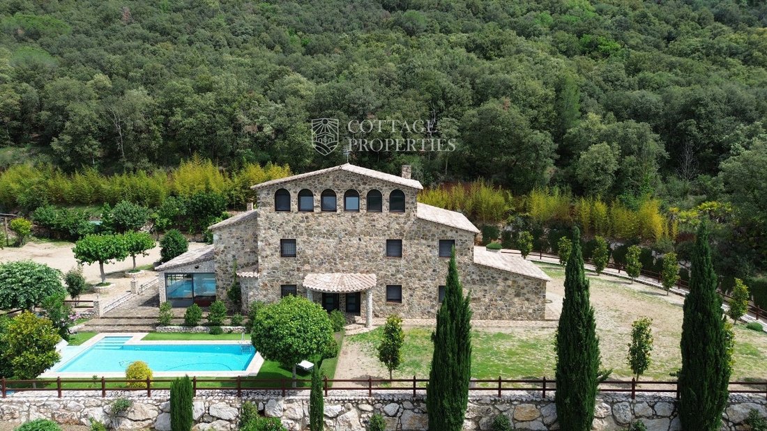 Finca in Sant Julia del Llor i Bonmati, Catalonia, Spain 2 - 18352853