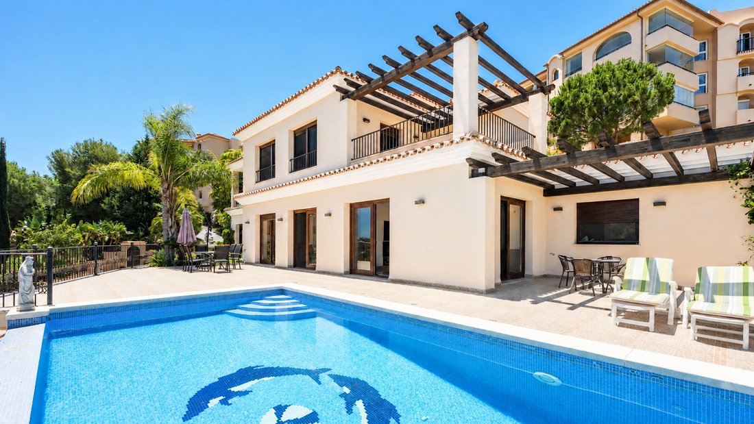 Villa in Elviria-Cabopino, Marbella, Spain 1 - 18354541