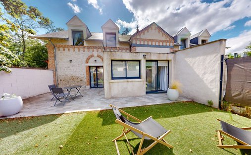 House in Saint-Cyr-en-Val, Centre-Val de Loire, France 1