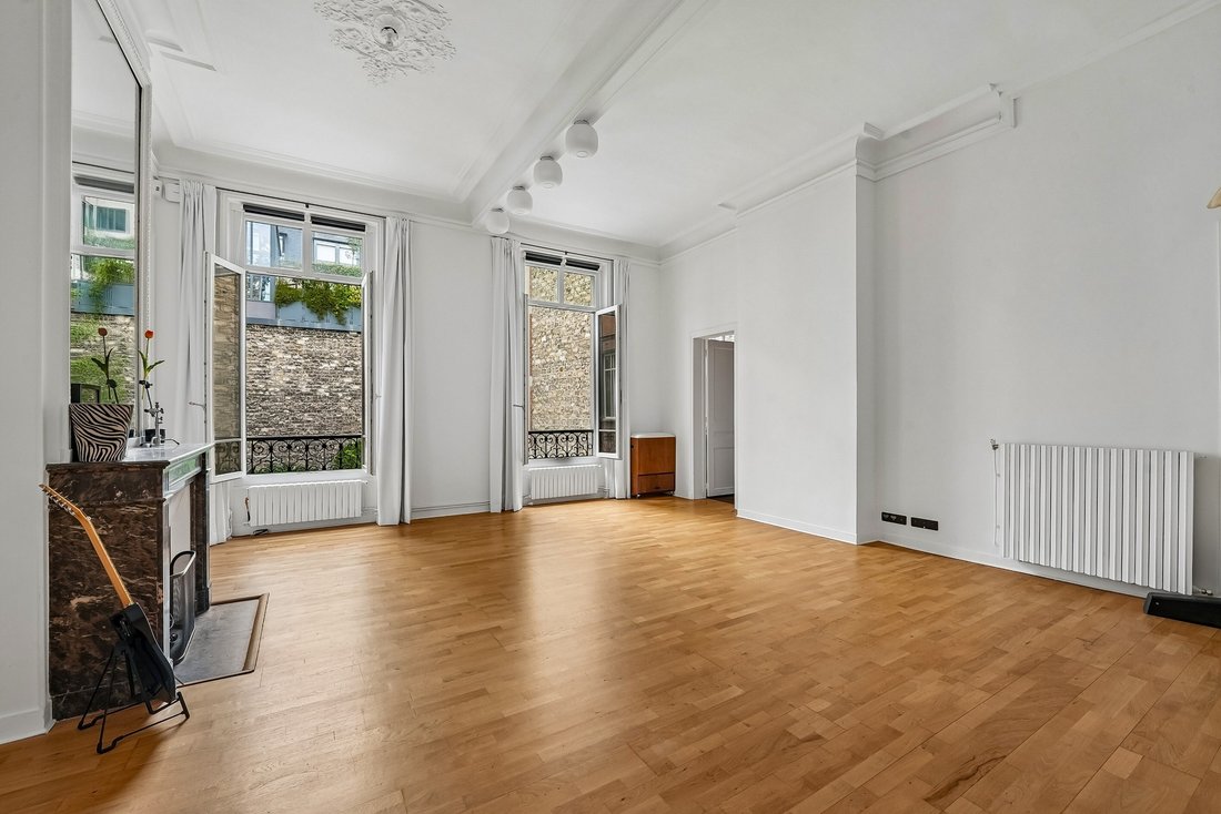 Apartment in Lorette-Martyrs, Paris 9e Arrondissement, Paris 3 - 18356557