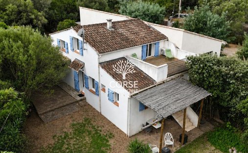 Maison à Porto-Vecchio, Corse, France 1