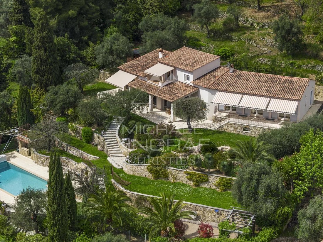 Villa in Châteauneuf-Grasse, Provence-Alpes-Côte d'Azur, France 1 - 15551944