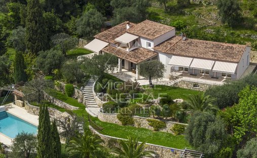 Villa in Châteauneuf-Grasse, Provence-Alpes-Côte d'Azur, France 1