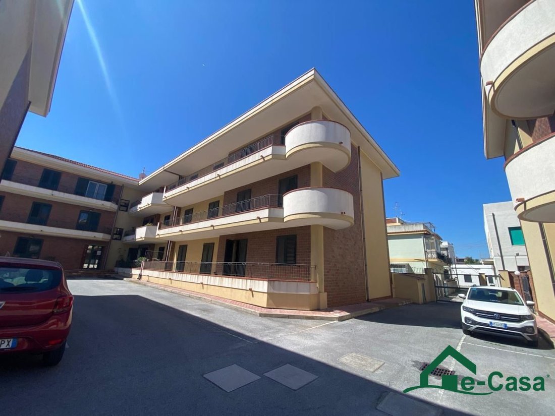 Estate in Villafranca Tirrena, Sicily, Italy 1 - 15798029