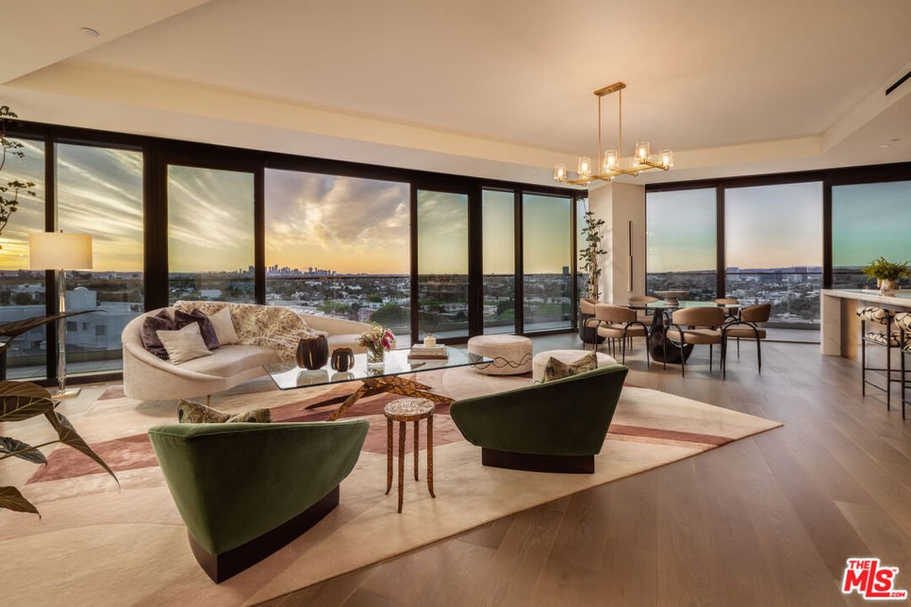 Condo in Los Angeles, California, United States 1 - 18354980