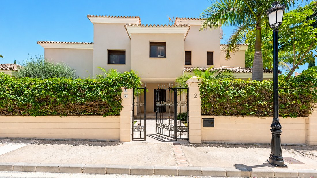 Villa in Elviria-Cabopino, Marbella, Spain 3 - 18354541