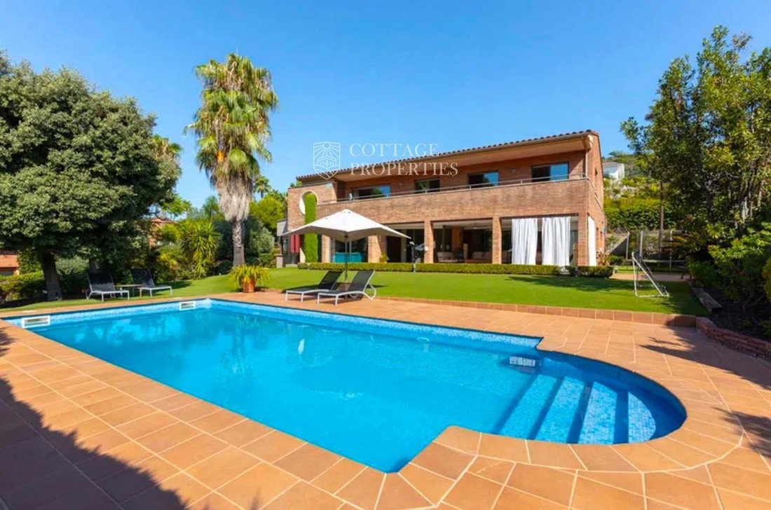 Villa in Teia, Catalonia, Spain 2 - 18352999