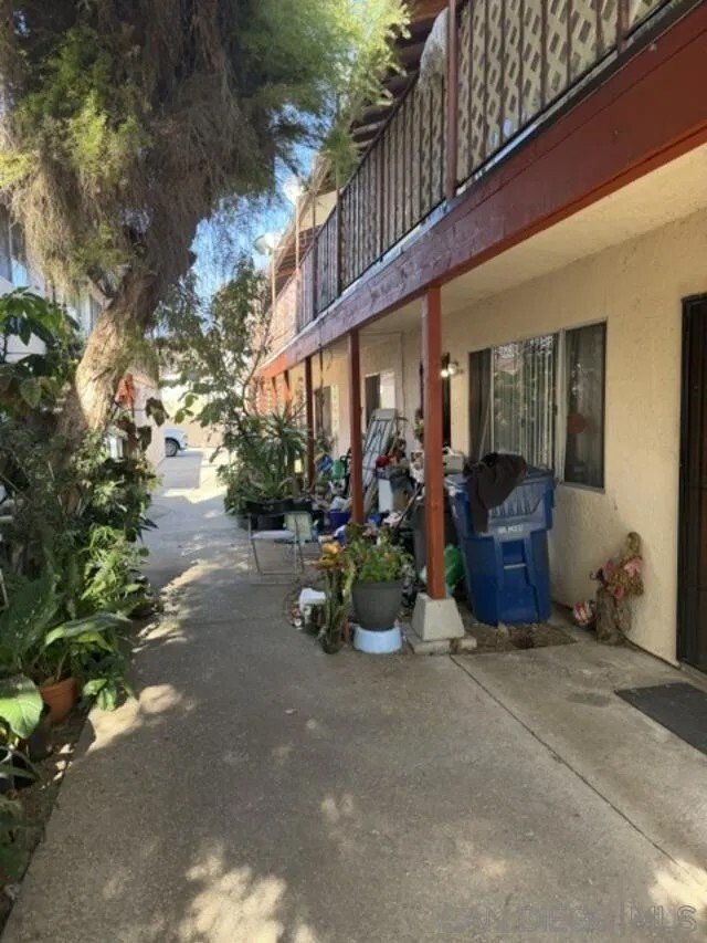 San Diego, California, United States 1 - 18354775