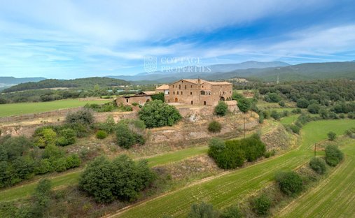Country House in la Coma i la Pedra, Catalonia, Spain 1