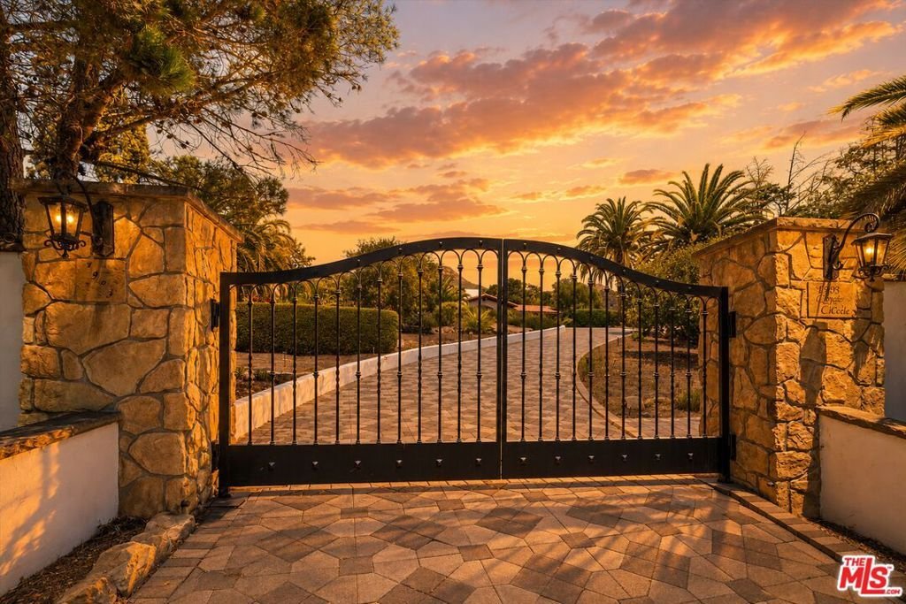 House in Montecito, California, United States 3 - 18354992