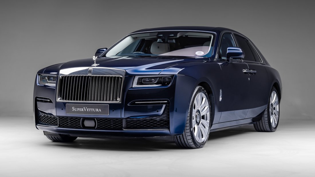 Sedan in Sunningdale, United Kingdom 2 - 18352503