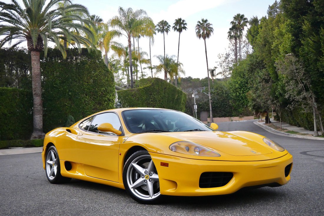 Coupe in West Hollywood, CA, United States 3 - 18353139