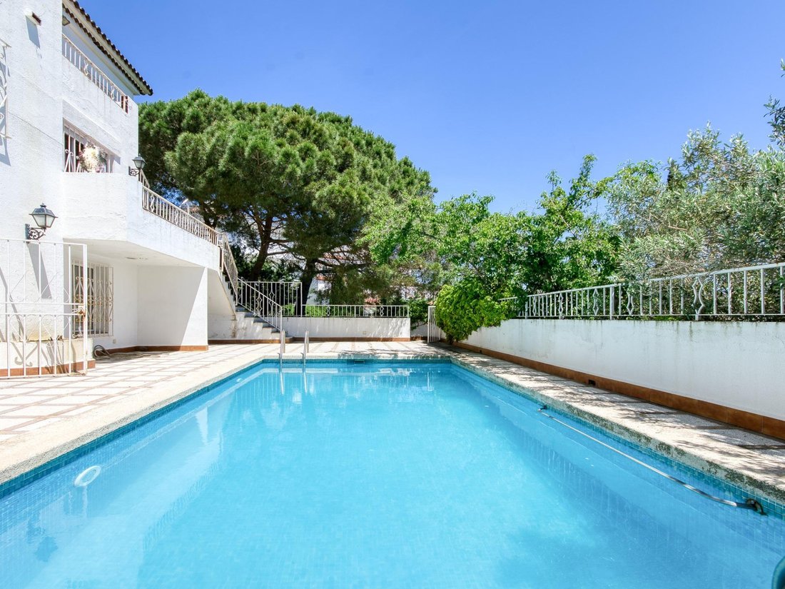 Villa in Roses, Catalonia, Spain 5 - 18351488