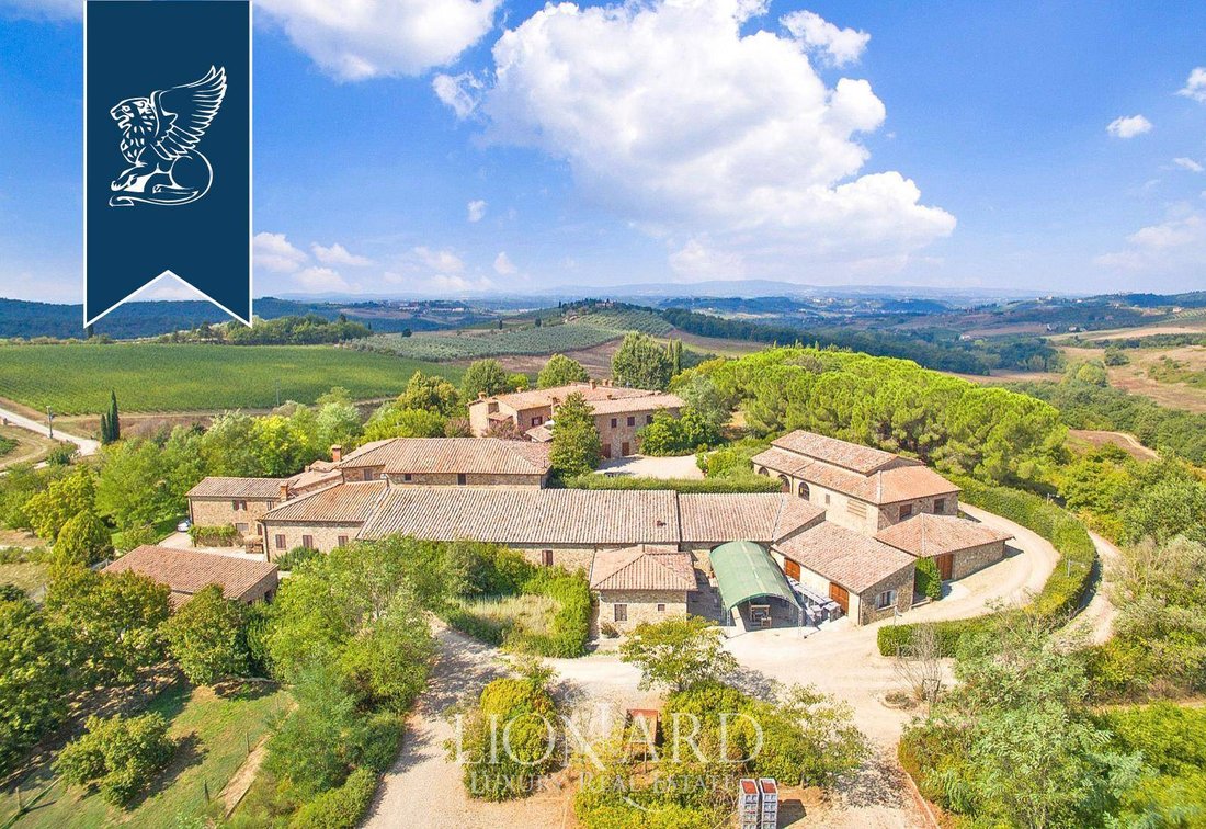 Villa in Poggibonsi, Tuscany, Italy 4 - 18355832