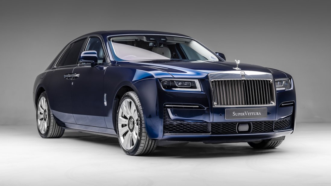 Sedan in Sunningdale, United Kingdom 1 - 18352503