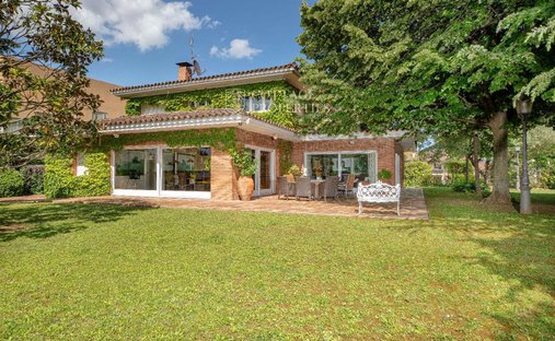 Villa in la Baronia de Rialb, Catalonia, Spain 1