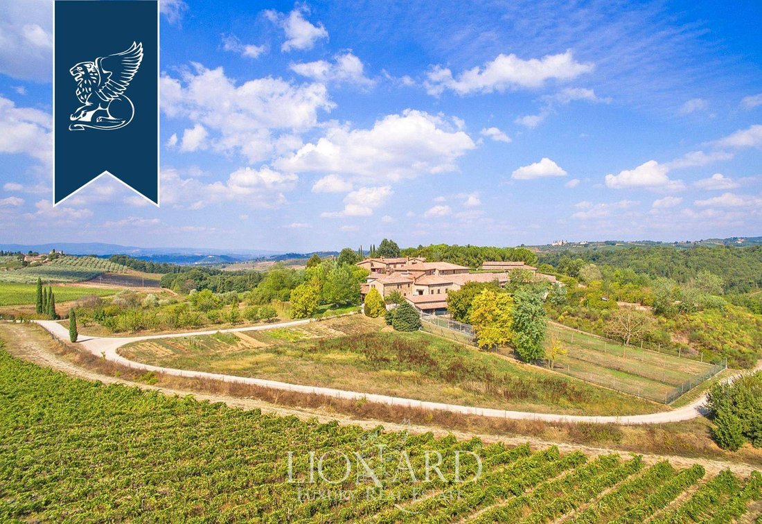 Villa in Poggibonsi, Tuscany, Italy 3 - 18355832