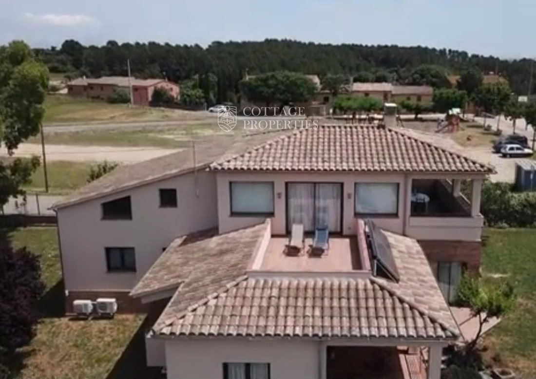 Villa in Palau de Santa Eulalia, Catalonia, Spain 4 - 18353044