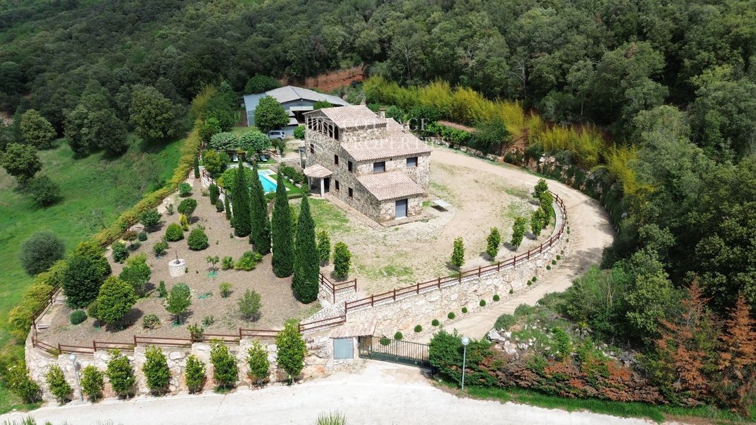 Finca in Sant Julia del Llor i Bonmati, Catalonia, Spain 4 - 18352853