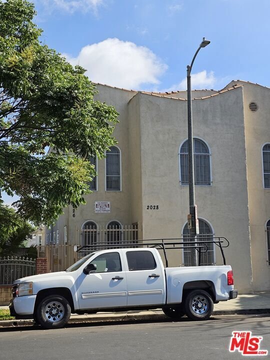 Los Angeles, California, United States 3 - 18354973