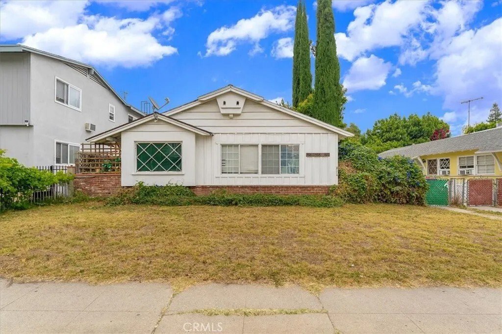 Los Angeles, California, United States 2 - 18354838