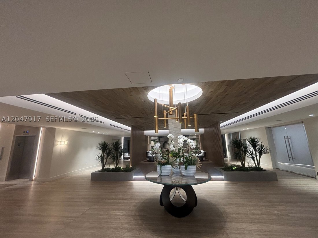 Condo in Miami Beach, Florida, United States 5 - 18354346