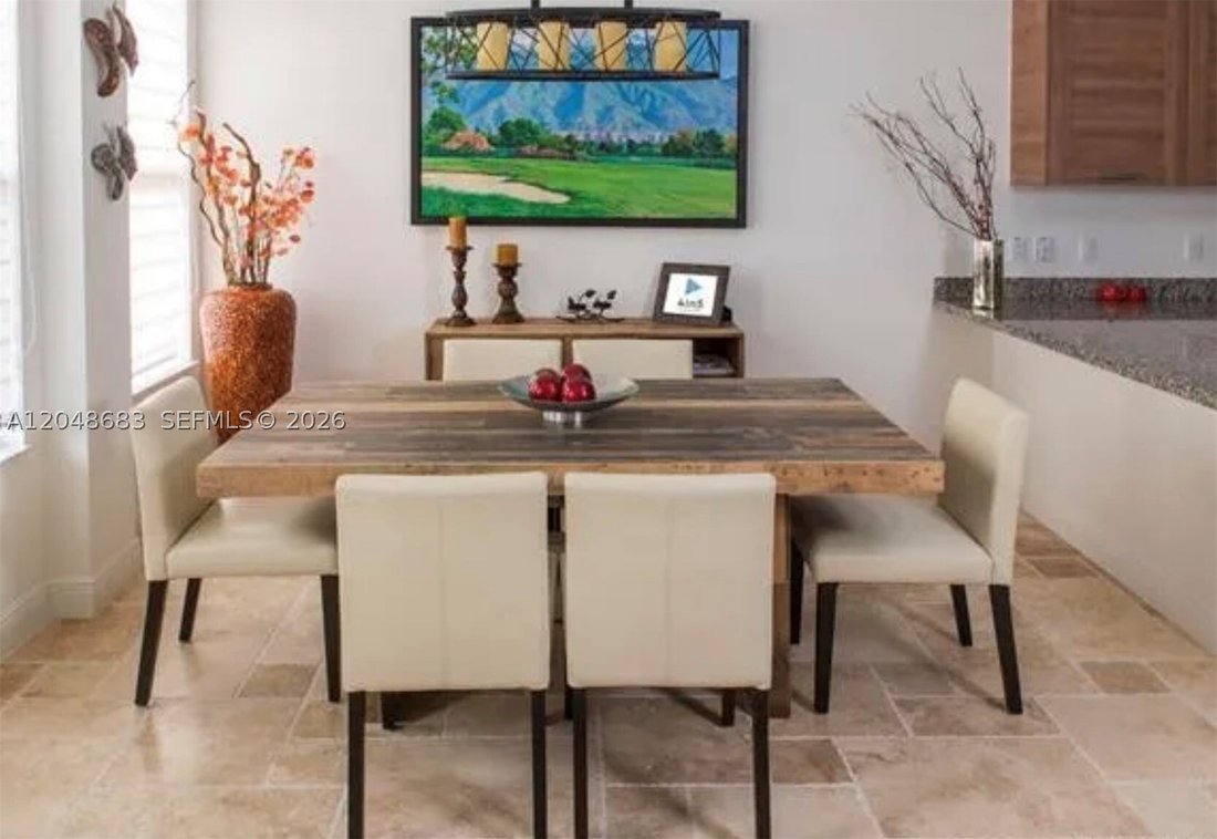 Townhouse in Miami Springs, Florida, United States 3 - 18354339