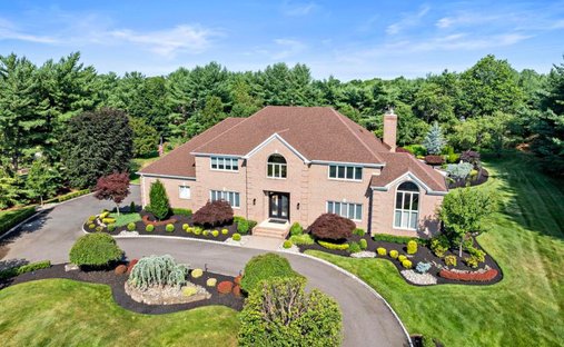 House in Manalapan Township, New Jersey, United States 1