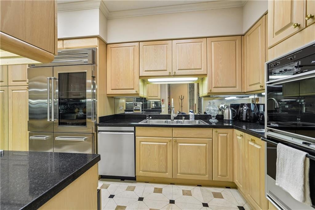 Condo in New Orleans, Louisiana, United States 3 - 18355096
