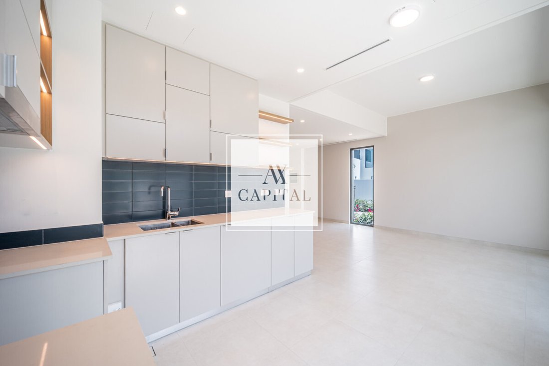 Villa in Dubai Marina / Marsa Dubai, Dubai, United Arab Emirates 3 - 18352604