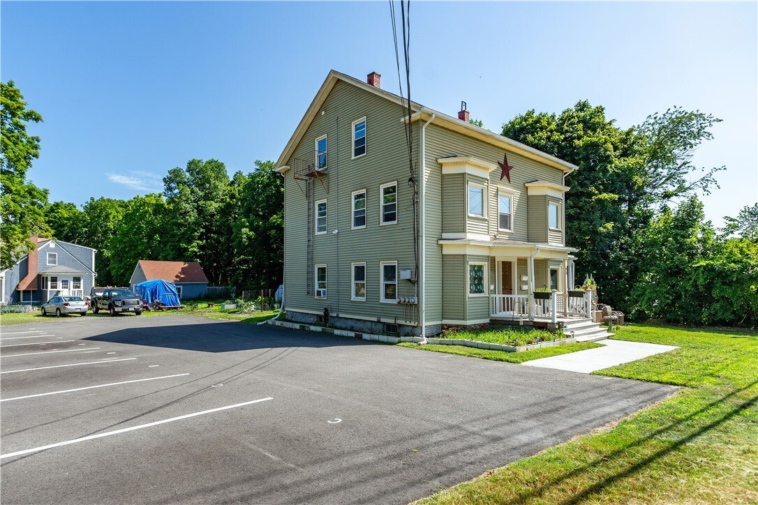 Burrillville, Rhode Island, United States 3 - 18354593