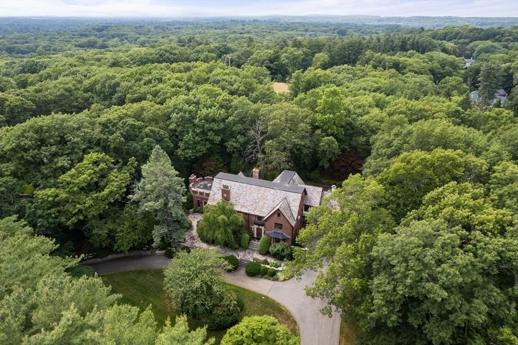 House in Wellesley, Massachusetts, United States 2 - 18355811