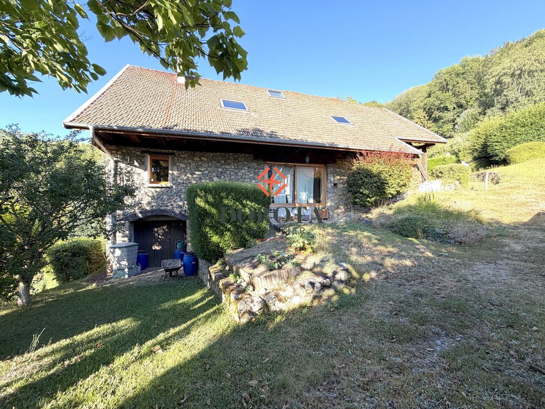 House in La Combe-de-Lancey, Auvergne-Rhône-Alpes, France 1 - 17137017