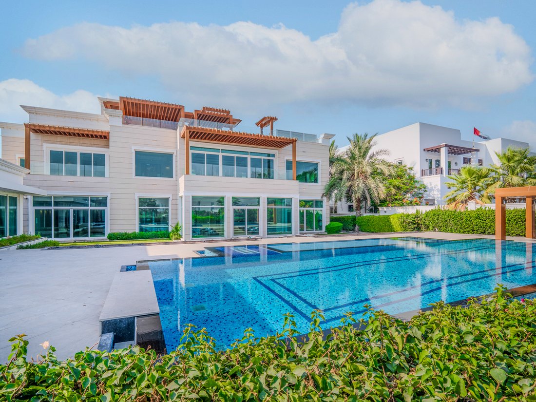 Villa in Emirates Hills, Dubai, United Arab Emirates 2 - 17844555