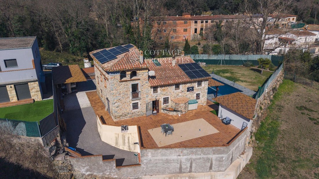 Finca in Sant Julia del Llor i Bonmati, Catalonia, Spain 2 - 18352662