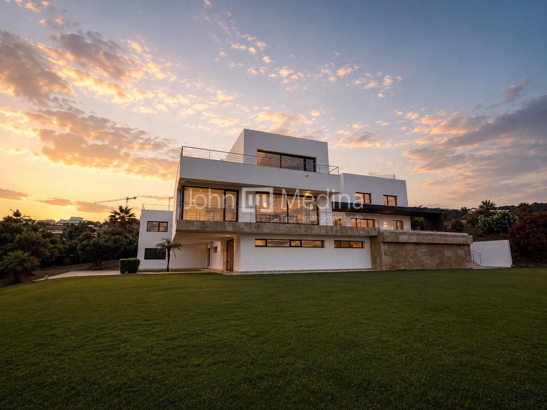 Villa in Sotogrande, San Roque, Andalusia 2 - 18351091