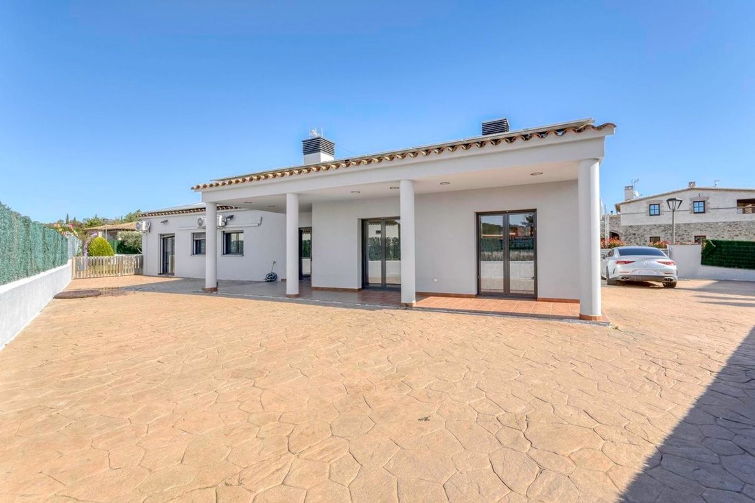 Chalet in Terrades, Katalonien, Spanien 2 - 18351296