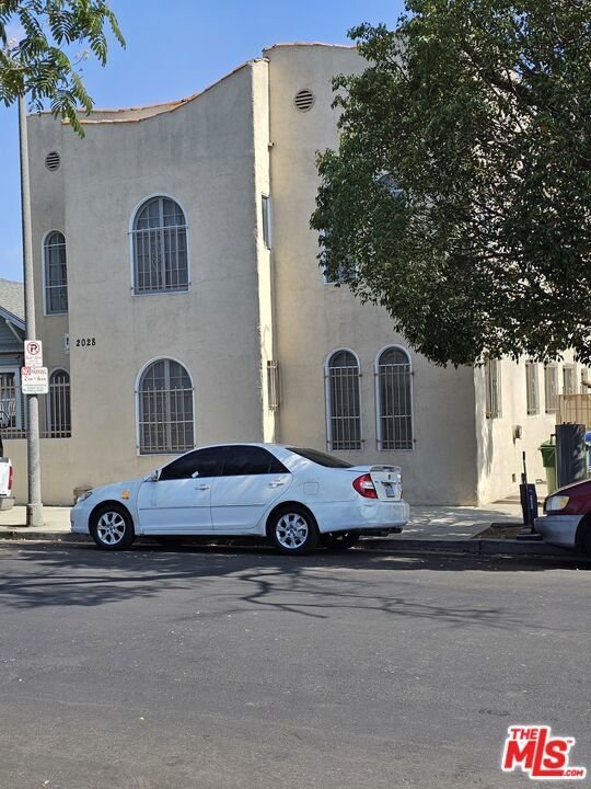 Los Angeles, California, United States 5 - 18354973