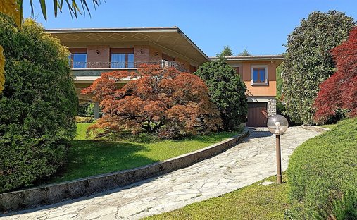 Villa in Lungo Lago-Centro, Lecco, Lombardy 1