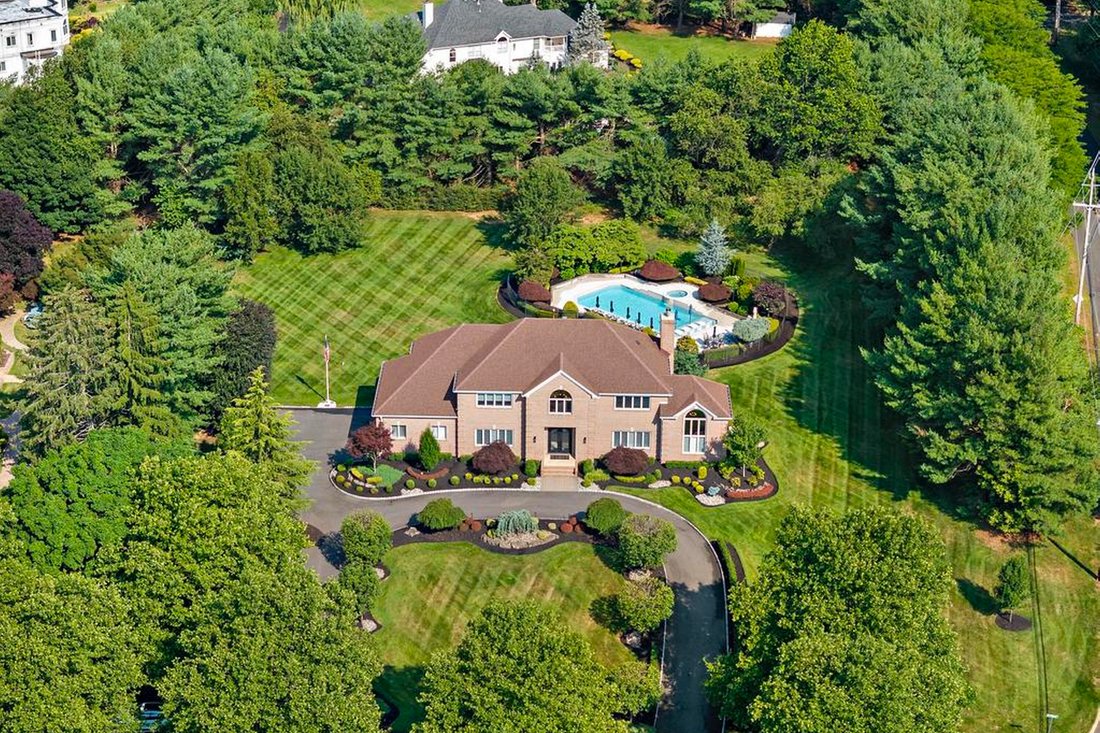 House in Manalapan Township, New Jersey, United States 3 - 18352081