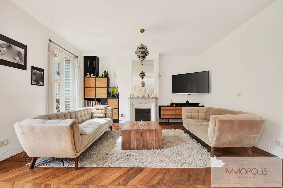 Apartment in Clichy-Trinité, Paris 9e Arrondissement, Paris 4 - 18353475