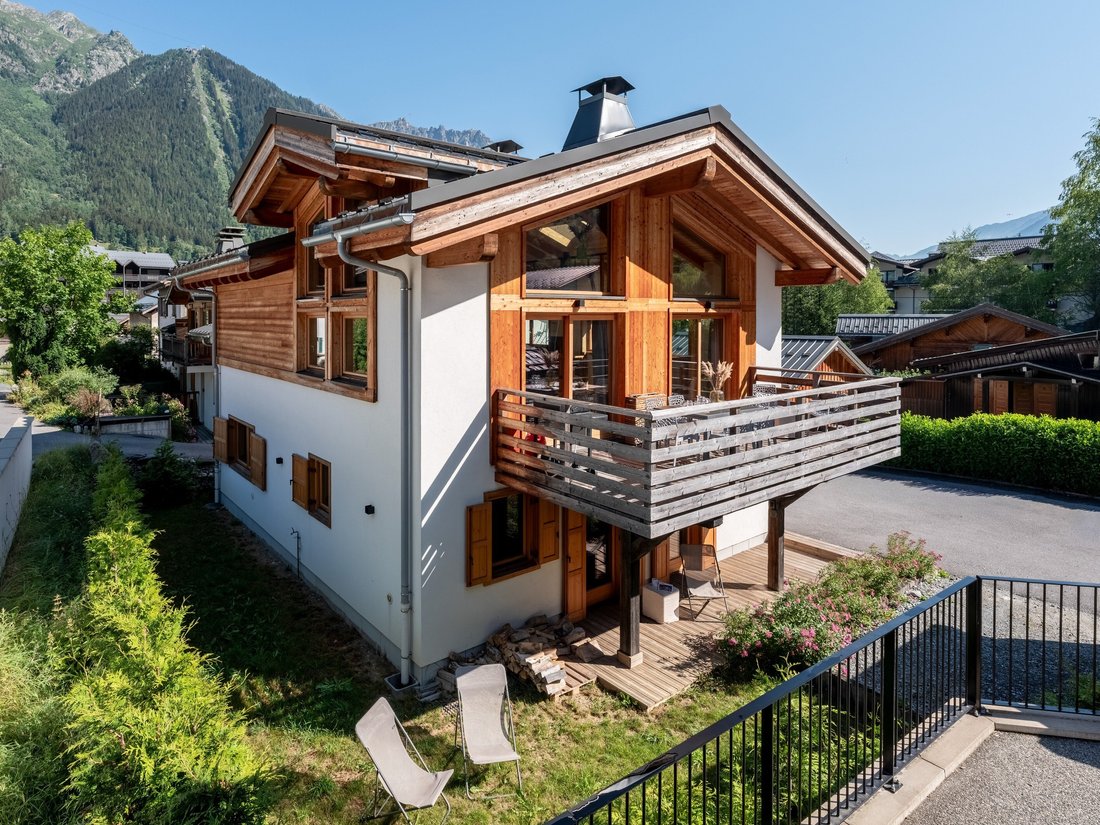 House in Chamonix-Mont-Blanc, Auvergne-Rhône-Alpes, France 1 - 18355428