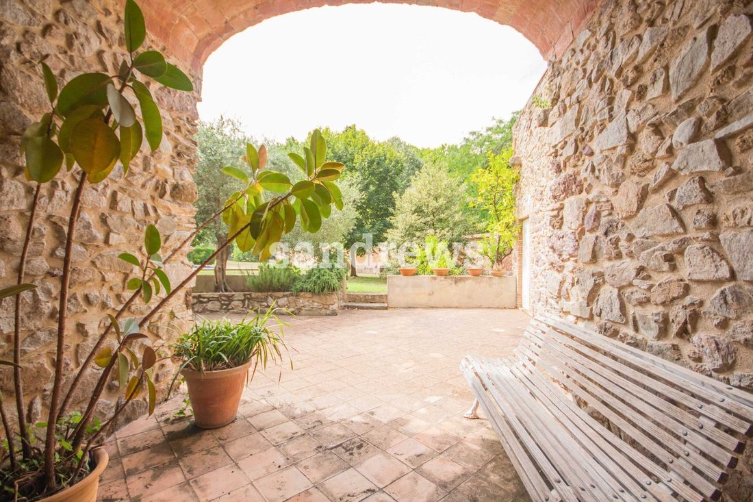 Townhouse in Darnius, Catalonia, Spain 1 - 18351075