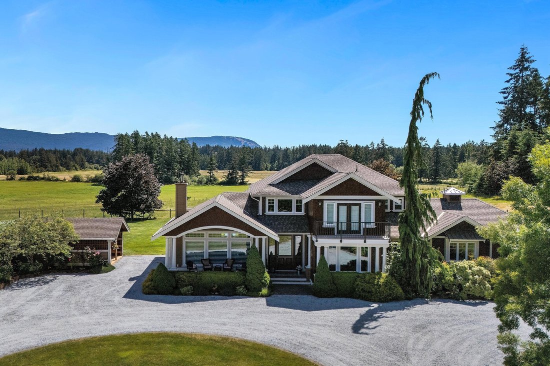 House in Cowichan Bay, British Columbia, Canada 4 - 18353016