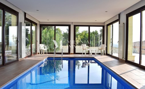 Villa in Pau, Catalonia, Spain 1