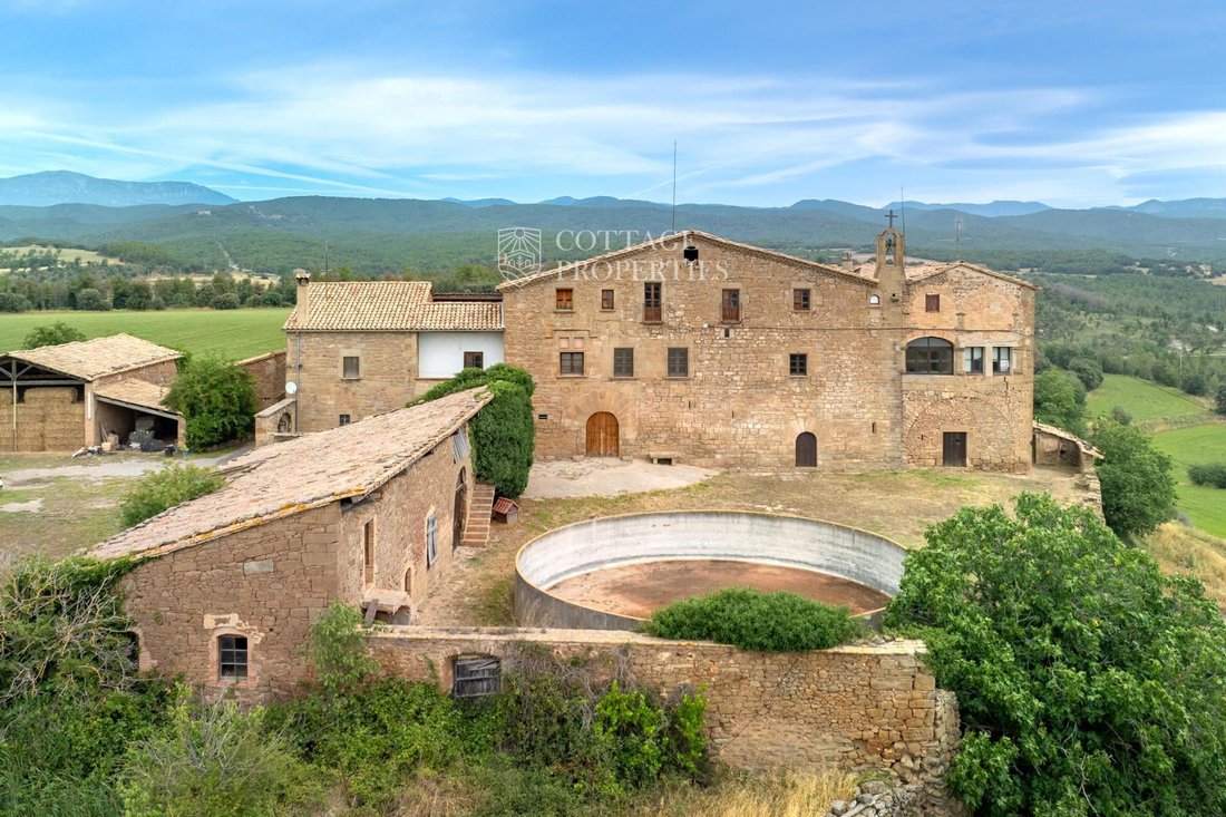 Country House in la Coma i la Pedra, Catalonia, Spain 3 - 18352987