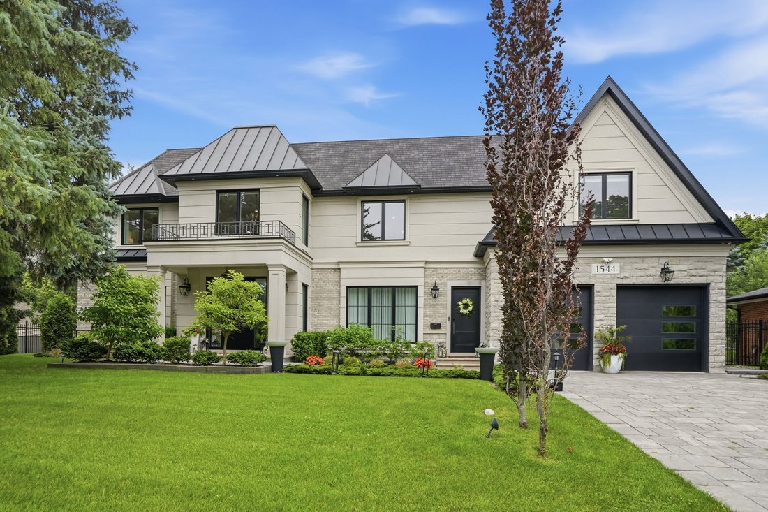 Estate in Mississauga, Ontario, Canada 1 - 18350893