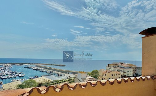 Penthouse in Palamos, Catalonia, Spain 1