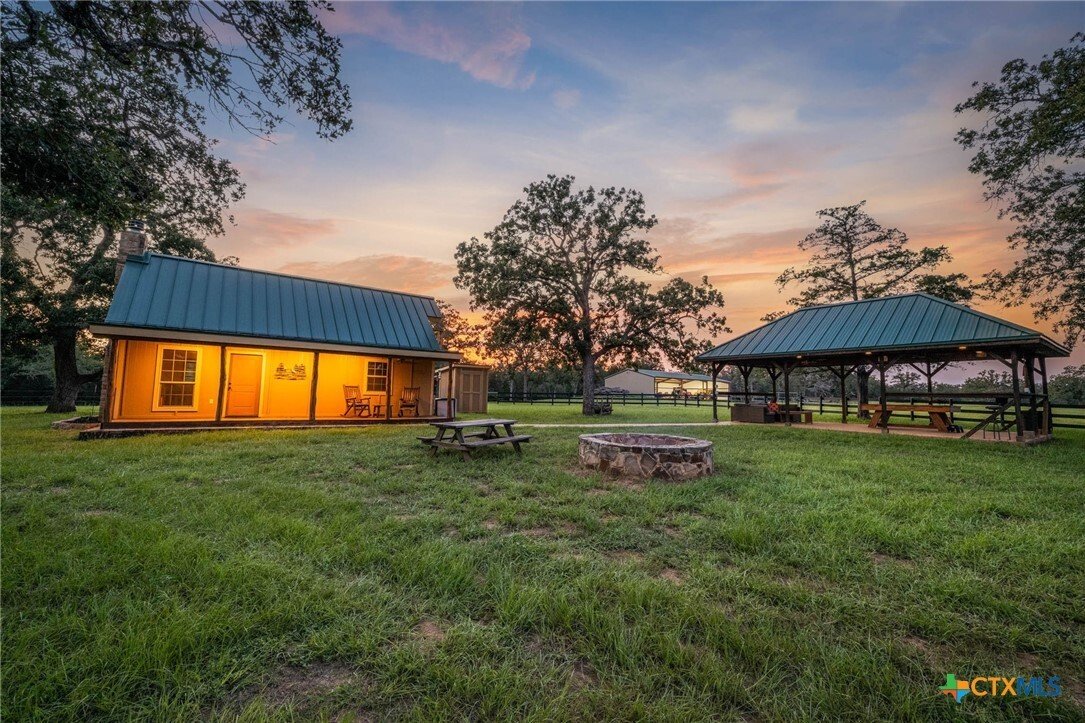 House in Harwood, Texas, United States 5 - 18354979